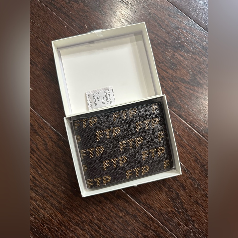 FTP Damier Repete Wallet, Brown, Brand New with original packaging - Picture 4 of 7